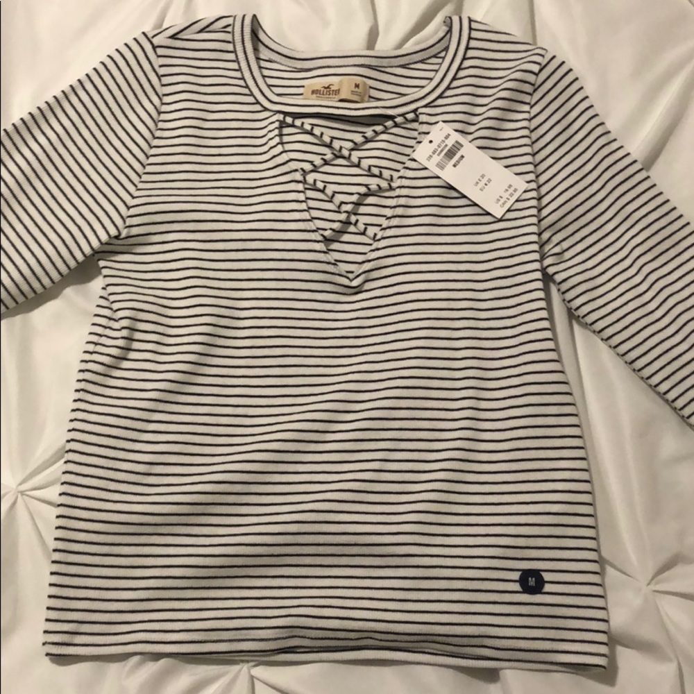 Hollister M cropped long sleeve shirt